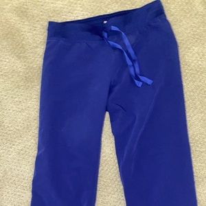 Livingston basic scrub pants. Xs